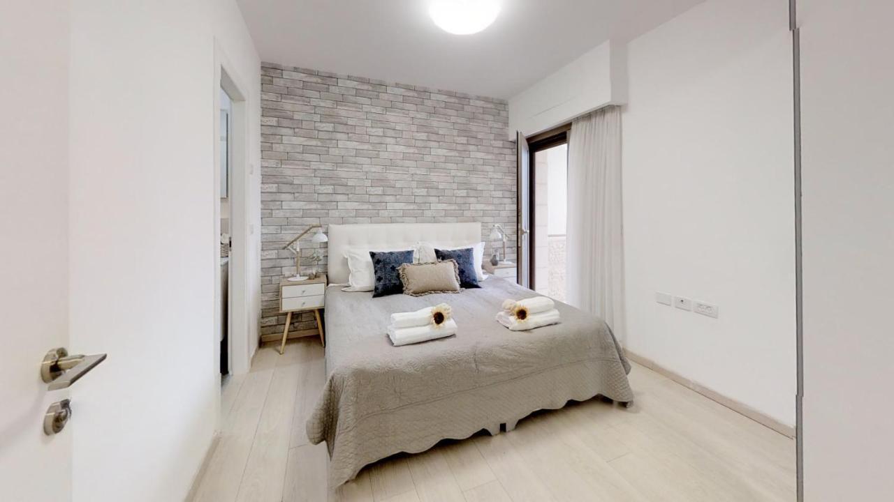 Exclusive Two-Bedroom Apartment With Parking Ιερουσαλήμ Εξωτερικό φωτογραφία